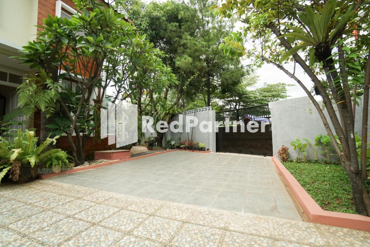 Fazza Syariah Mitra Reddoorz Hotel Jakarta Luaran gambar