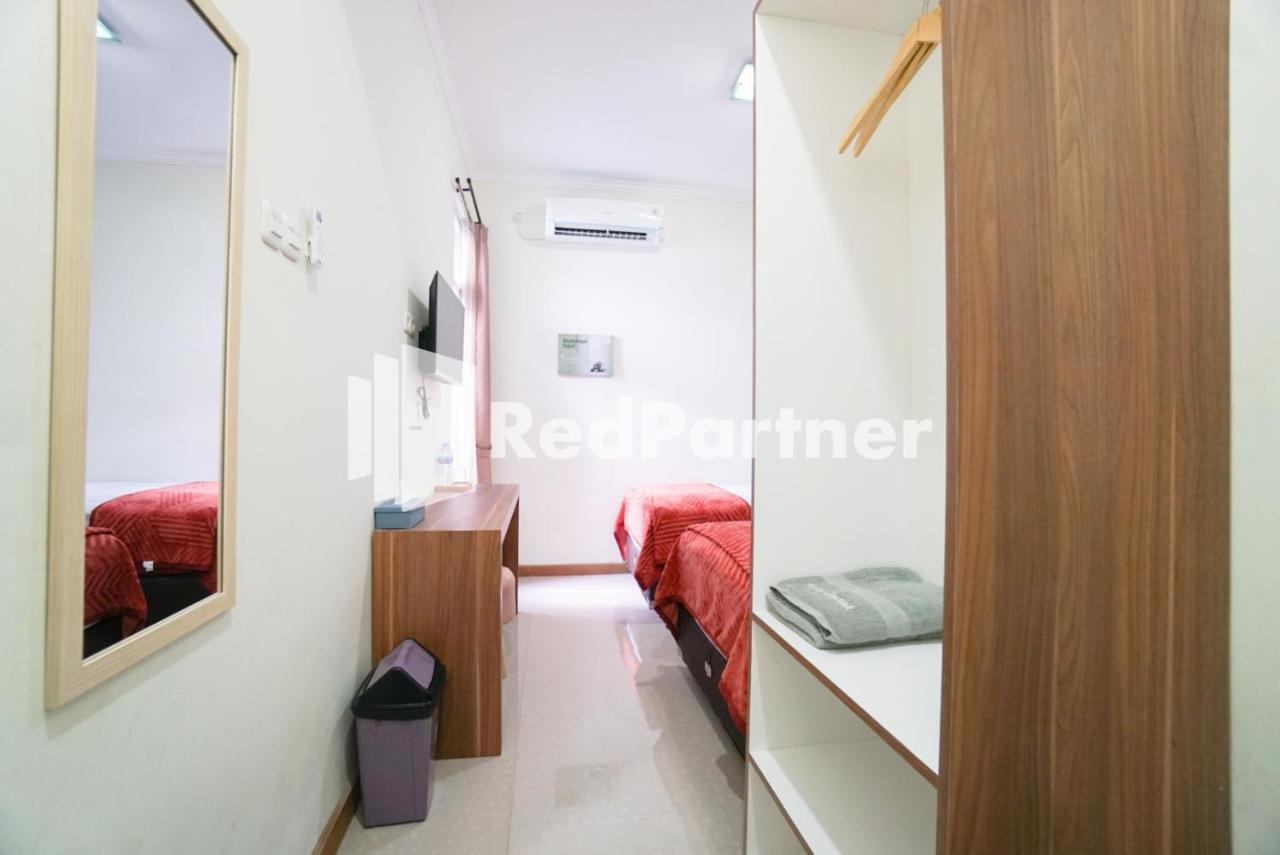 Fazza Syariah Mitra Reddoorz Hotel Jakarta Luaran gambar