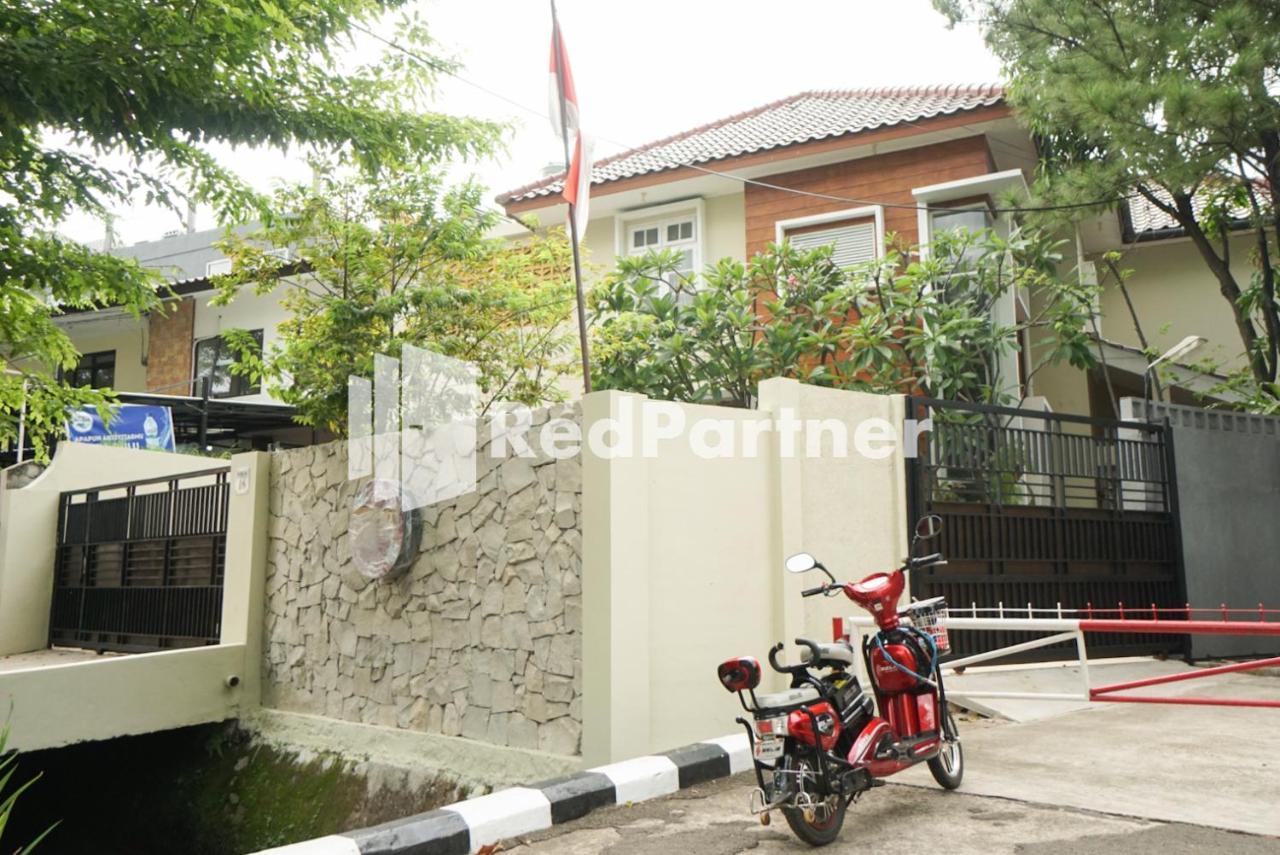 Fazza Syariah Mitra Reddoorz Hotel Jakarta Luaran gambar